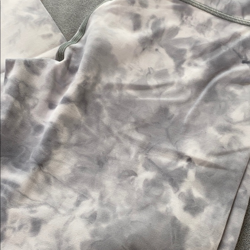 Lululemon Align HR crop 21” * cross waist - Picture 4 of 6